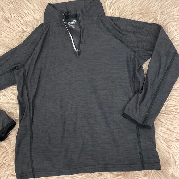 Old Navy active shirt - Picture 1 of 3
